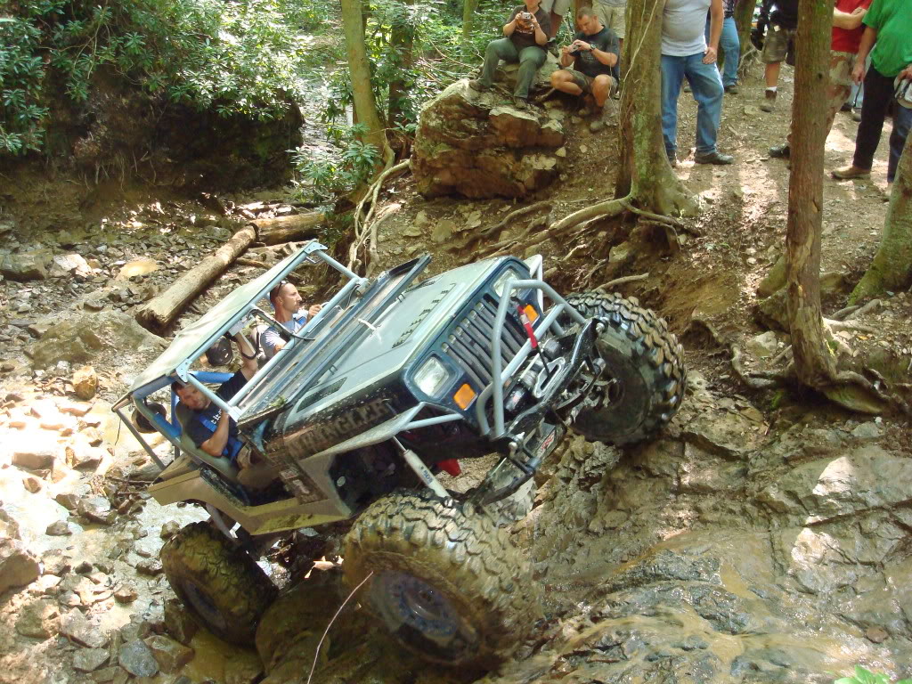 ai298.photobucket.com_albums_mm279_burrellsjeep_TJC_toy_20run_20August_202010_WaterFall1.jpg