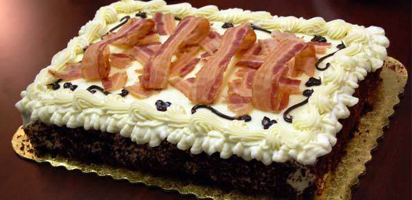 ai299.photobucket.com_albums_mm288_larryo340_Funny_20Pictures_bacon_cake.jpg