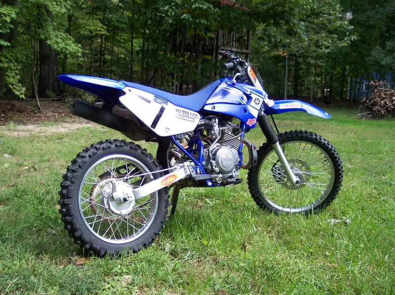 ai30.photobucket.com_albums_c323_DLWhitley1_Jakesdirtbike004.jpg