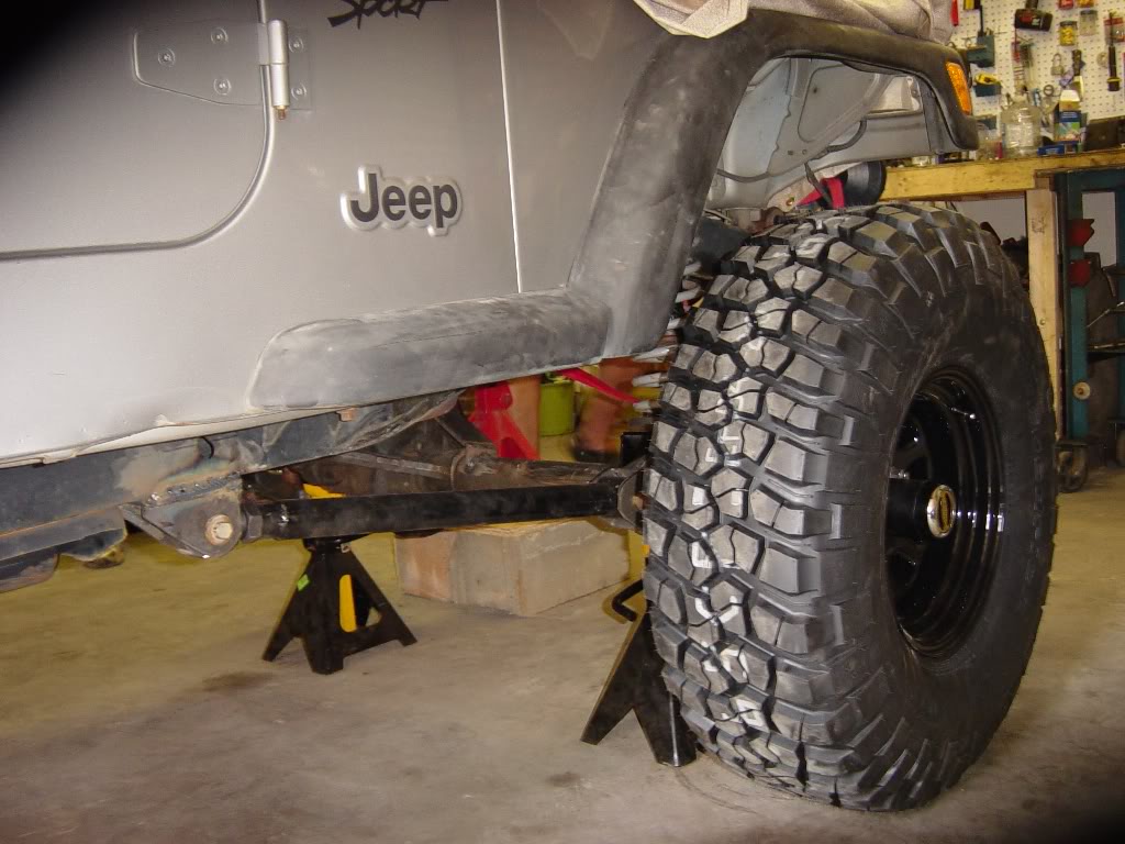 ai303.photobucket.com_albums_nn152_VortecJeep_TJ_20Build_passengerlower.jpg