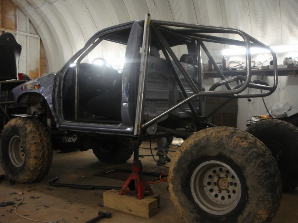 ai305.photobucket.com_albums_nn202_jeepnchrisp_Toy_Build_DSC00759.jpg