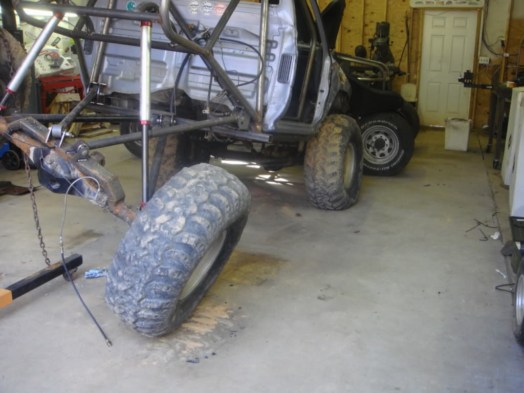 ai305.photobucket.com_albums_nn202_jeepnchrisp_Toy_Build_DSC00768.jpg