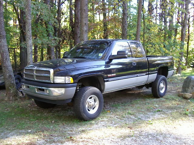 ai34.photobucket.com_albums_d117_drkelly99_Dodge_20Ram_202500_IMGP1104.jpg