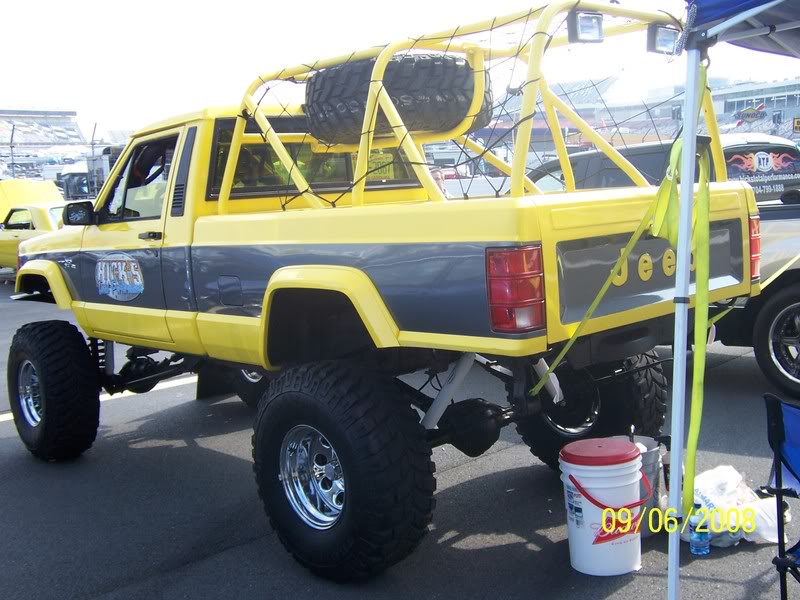 ai35.photobucket.com_albums_d163_bowtieman55_2008_20AutoFair_25097a2c3450299a452c1e8fd94e24a08.jpg