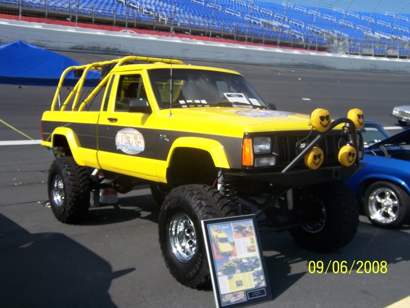 ai35.photobucket.com_albums_d163_bowtieman55_2008_20AutoFair_2d1a71ba81ffea34eafe1fdab359940dc.jpg