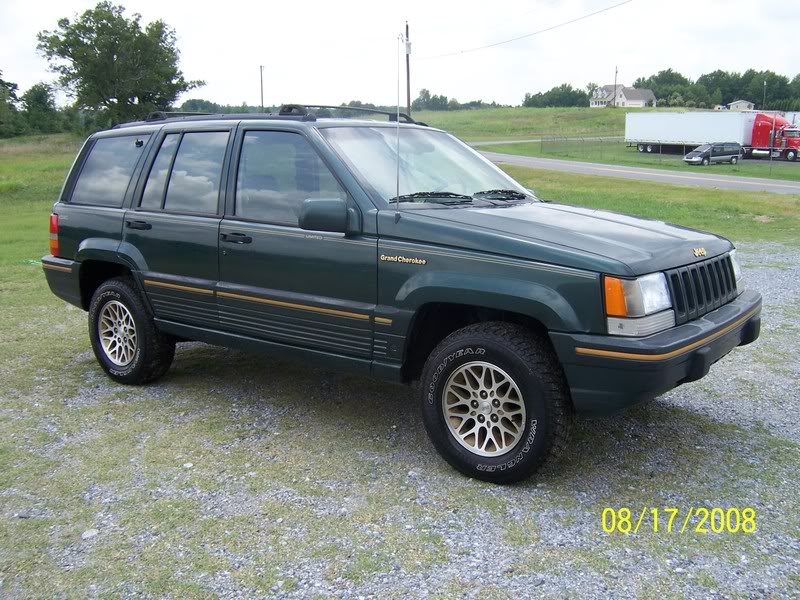ai35.photobucket.com_albums_d163_bowtieman55_93_20Jeep_20Grand_20Cherokee_20Limited_101_2652.jpg