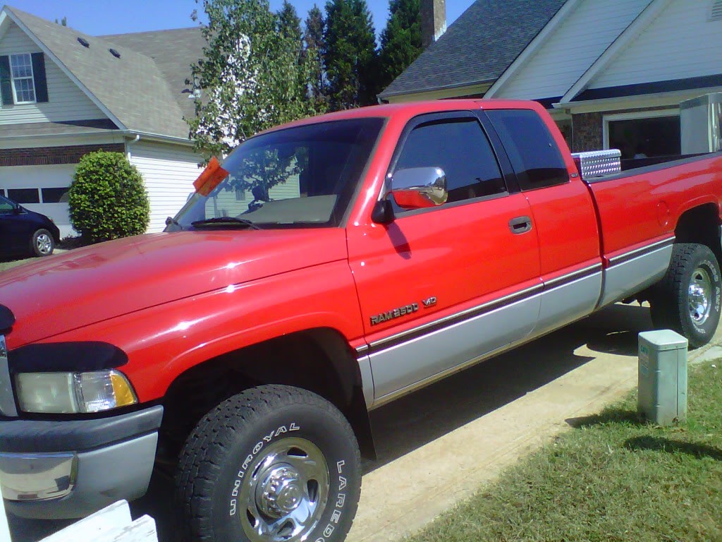 ai358.photobucket.com_albums_oo27_CW_2009_2500_20Dodge_20V10_DodgeV10.jpg