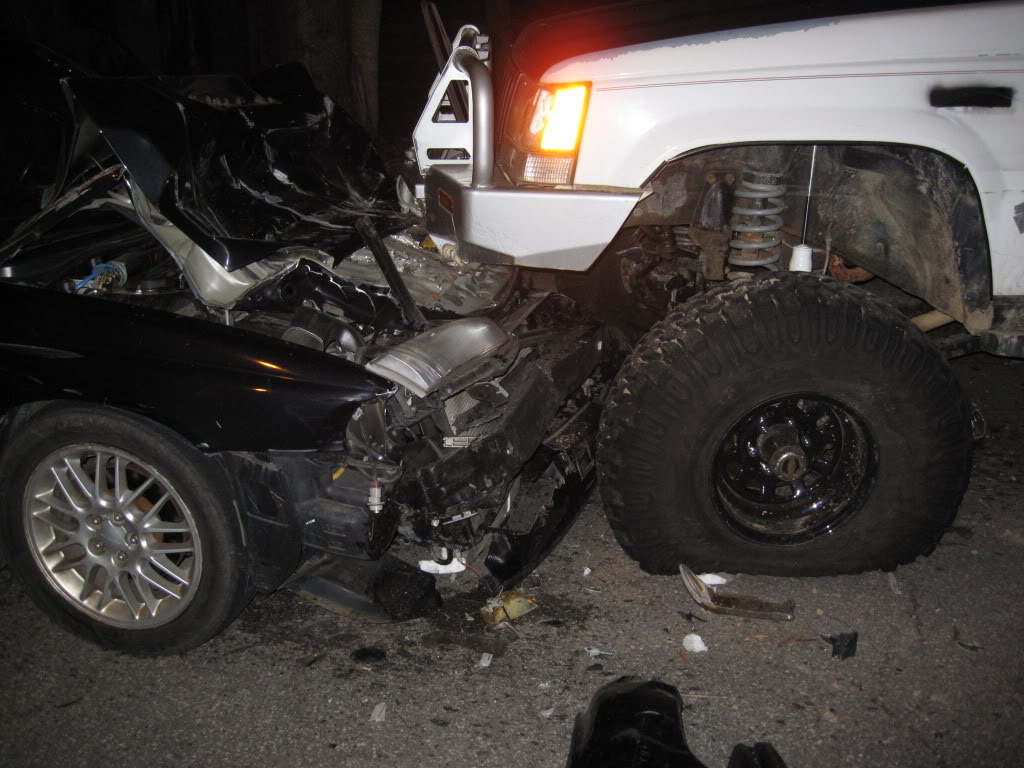 ai358.photobucket.com_albums_oo27_CW_2009_Jeep_20Wreck_201_24_11_008.jpg