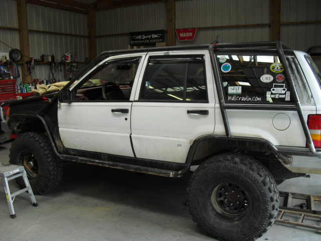 ai358.photobucket.com_albums_oo27_CW_2009_Jeepexo2.jpg