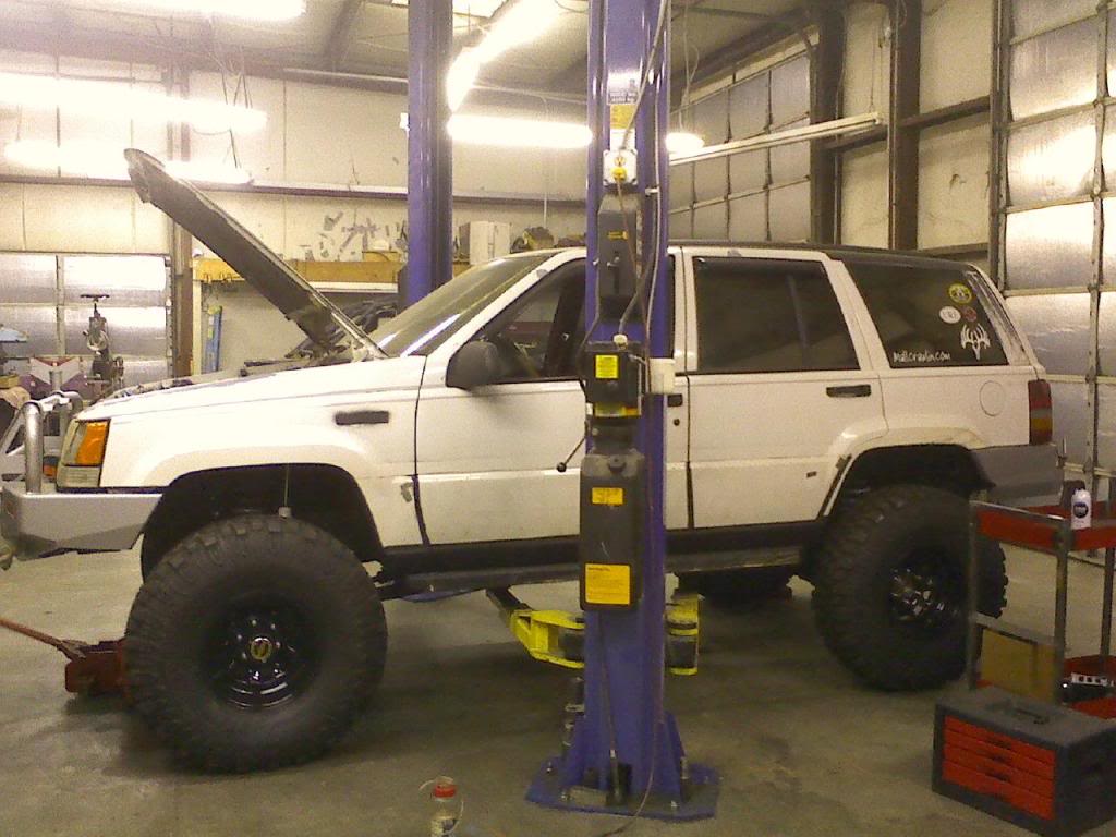 ai358.photobucket.com_albums_oo27_CW_2009_MyJeep51710.jpg