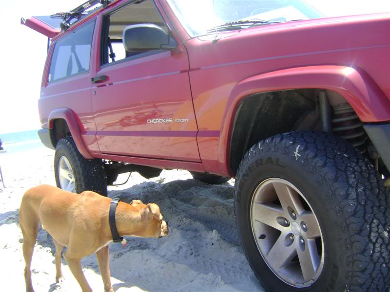 ai36.photobucket.com_albums_e38_slvrathlon_Jeep_BeachLLCJ007.jpg