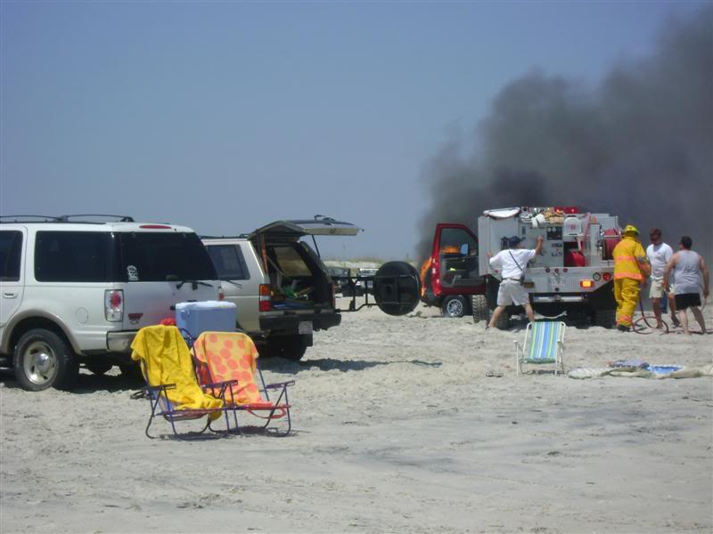 ai36.photobucket.com_albums_e38_slvrathlon_Jeep_BeachLLCJ009.jpg