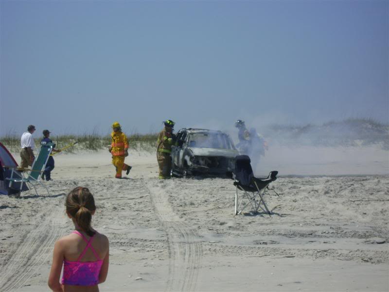 ai36.photobucket.com_albums_e38_slvrathlon_Jeep_BeachLLCJ015.jpg