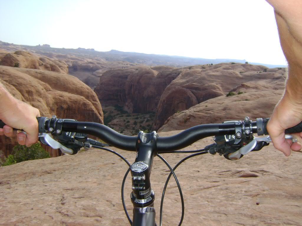 ai36.photobucket.com_albums_e38_slvrathlon_MOAB_Biking022.jpg