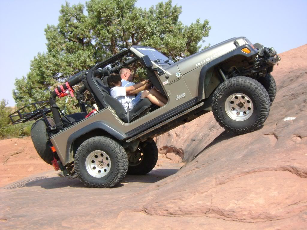 ai36.photobucket.com_albums_e38_slvrathlon_MOAB_MOAB053.jpg