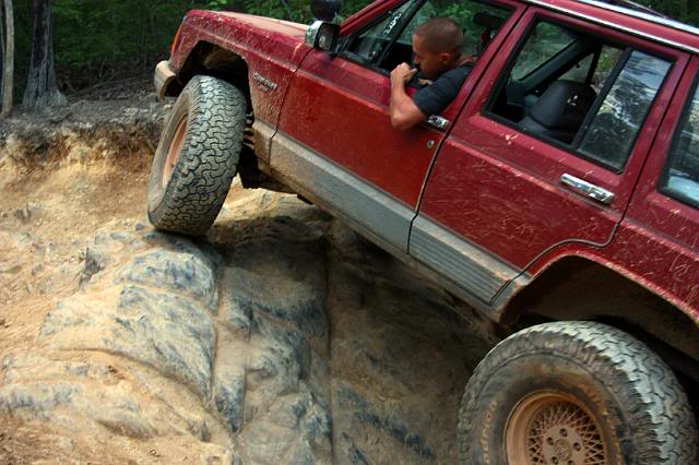 ai37.photobucket.com_albums_e82_JOnathanOliver85_UNF_IMG_5884.jpg