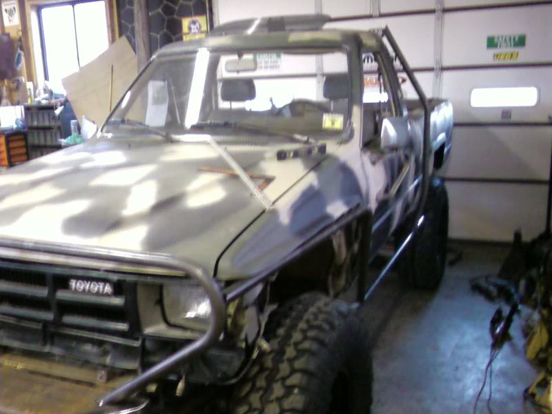 ai38.photobucket.com_albums_e116_sinkinitup_85runner_dvgs.jpg
