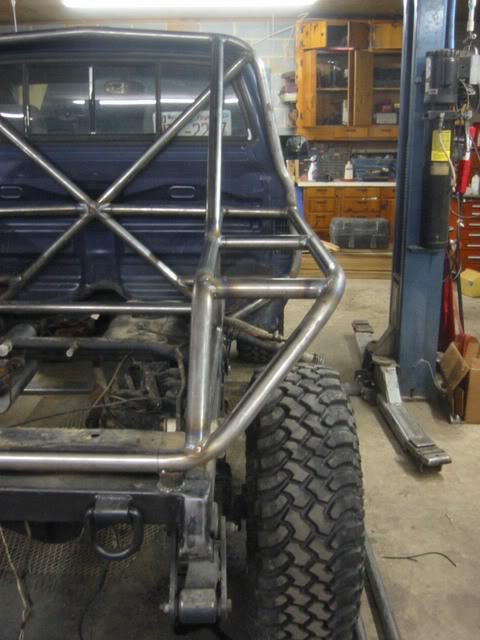 ai44.photobucket.com_albums_f19_gtrobb_2Half.jpg