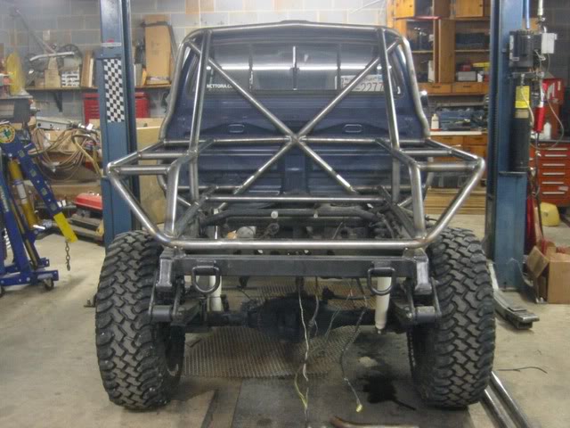ai44.photobucket.com_albums_f19_gtrobb_2Rear.jpg