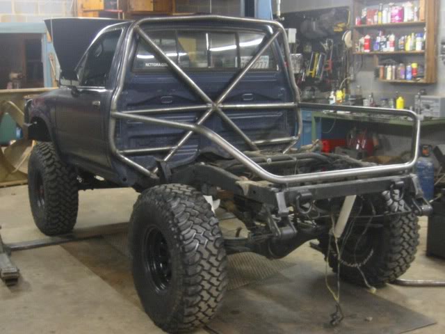 ai44.photobucket.com_albums_f19_gtrobb_RearCorner.jpg