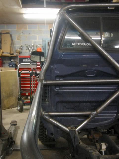 ai44.photobucket.com_albums_f19_gtrobb_SideCurve.jpg