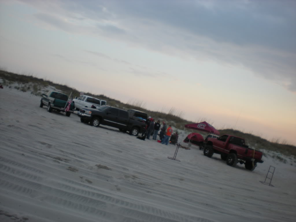 ai44.photobucket.com_albums_f43_GCncsuHD_truck_truck_20beach_FEBMAR2011021.jpg