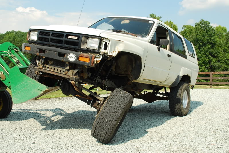 ai45.photobucket.com_albums_f89_mudslinginyota_Trucks_DSC_0256.jpg