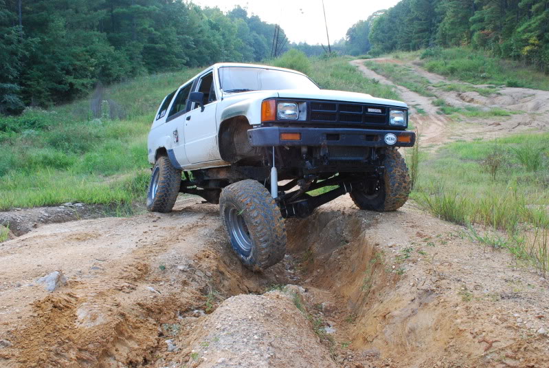 ai45.photobucket.com_albums_f89_mudslinginyota_Trucks_DSC_0274.jpg