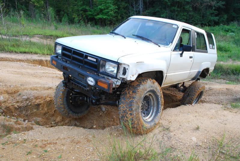 ai45.photobucket.com_albums_f89_mudslinginyota_Trucks_DSC_0277.jpg