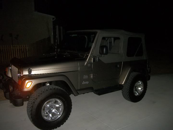 ai455.photobucket.com_albums_qq278_brownsurccapt_jeep.jpg