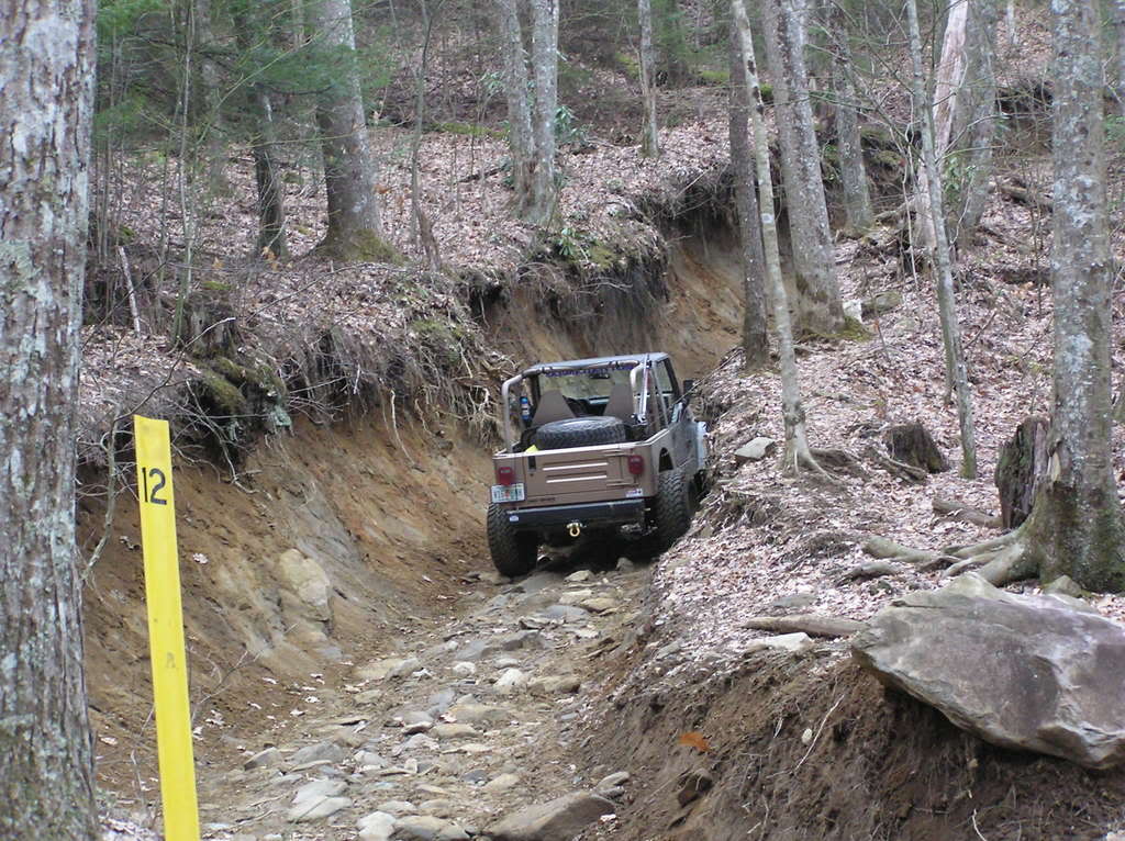 ai48.photobucket.com_albums_f228_Wheelin352_Jeep_Trips_Tellico_2007_P3210139.jpg