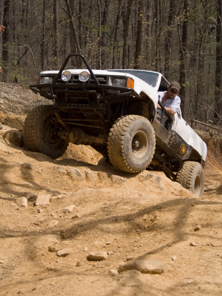 ai49.photobucket.com_albums_f260_preacherspulpit_Jeep_Uwharrie_040509_URE1.jpg