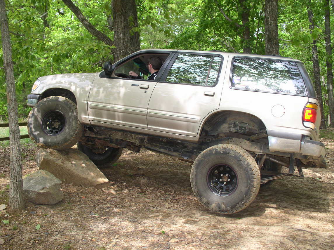 ai5.photobucket.com_albums_y156_exploderpilot_Offroad_03659b90.jpg