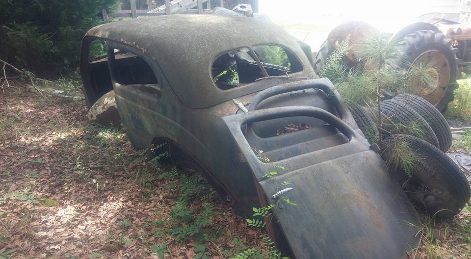 ai5.photobucket.com_albums_y175_entrefal_37_20Ford_20Tudor_11218fac7b525964648762736276accbecb.jpg