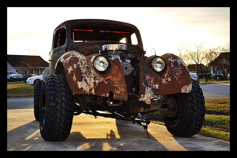 ai5.photobucket.com_albums_y175_entrefal_37_20Ford_20Tudor_Fenders2_zpsbcvmx6ed.jpg