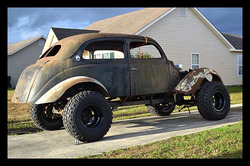 ai5.photobucket.com_albums_y175_entrefal_37_20Ford_20Tudor_Fenders3_zpsfqmcqirg.jpg