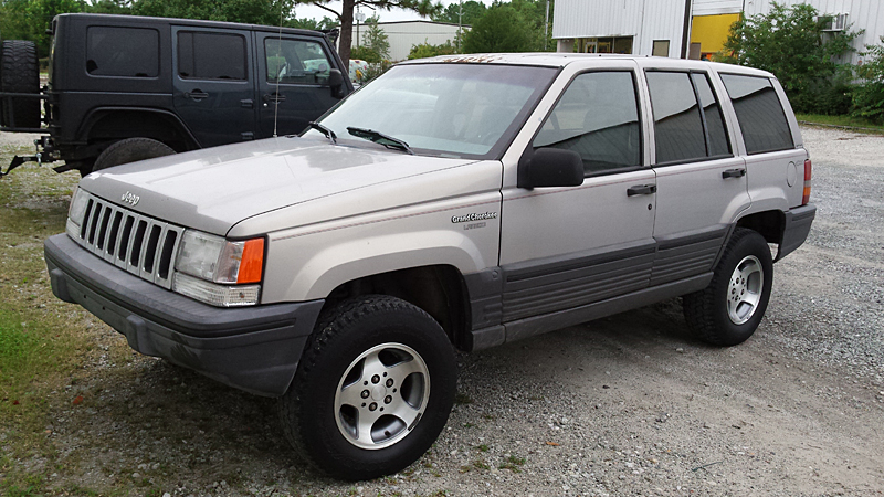 ai5.photobucket.com_albums_y175_entrefal_37_20Ford_20Tudor_JeepB4_zpsftwqx3zn.jpg