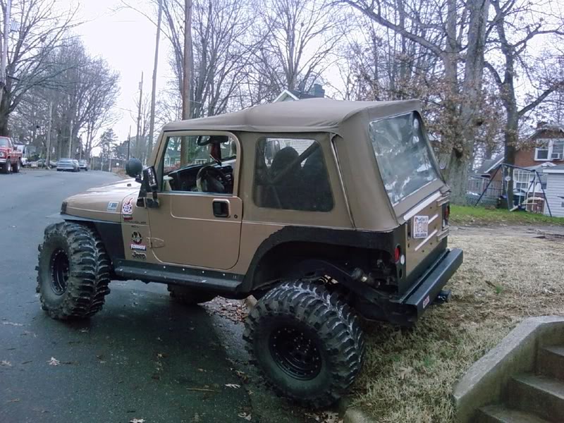 ai50.photobucket.com_albums_f347_TheZeppelin555_Jeep_NiceFlexJeremys2.jpg