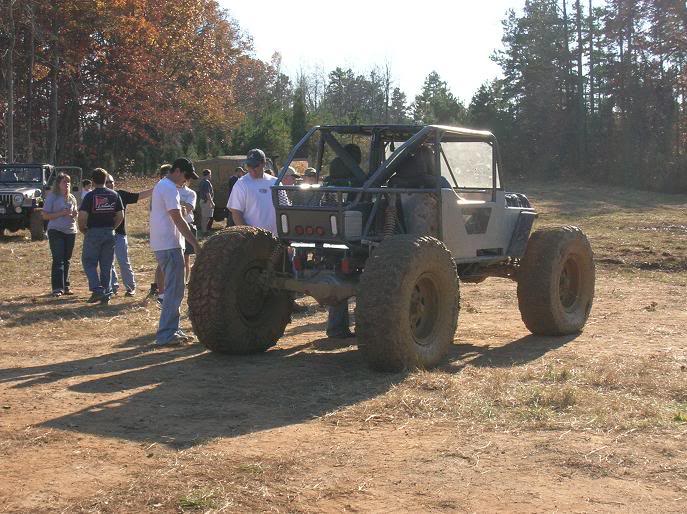 ai51.photobucket.com_albums_f362_valde32_Jeep045.jpg