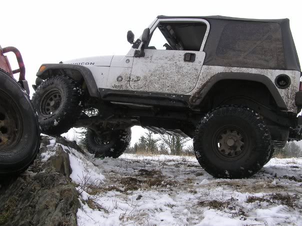 ai55.photobucket.com_albums_g155_zac_squatch_18_1.jpg