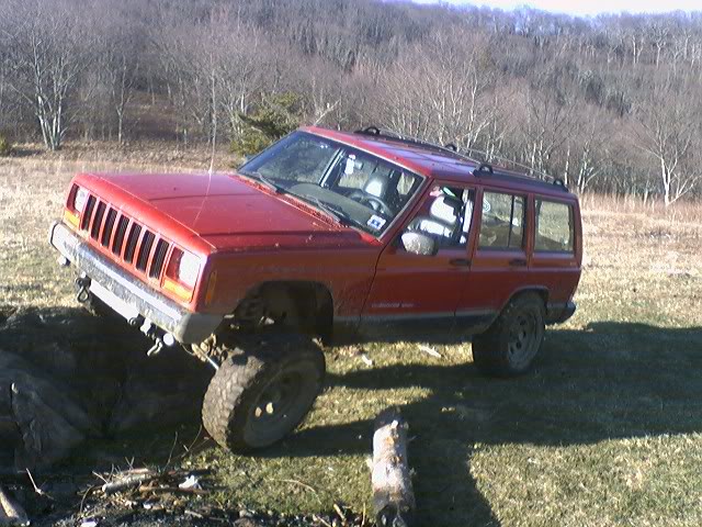 ai55.photobucket.com_albums_g155_zac_squatch_jeepsy.jpg