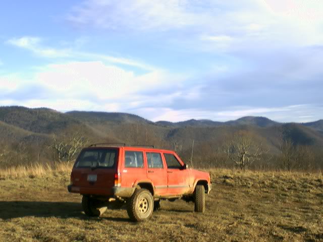 ai55.photobucket.com_albums_g155_zac_squatch_numero.jpg