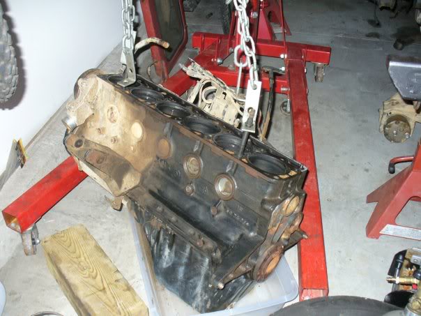 ai552.photobucket.com_albums_jj360_whitexj96_engineblock3.jpg