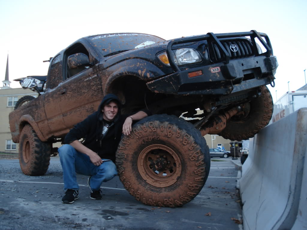 ai583.photobucket.com_albums_ss272_hefnerab_videos007_1.jpg_a26d36aebf6e9b1cae0cbe2b7c63c7a3.jpg
