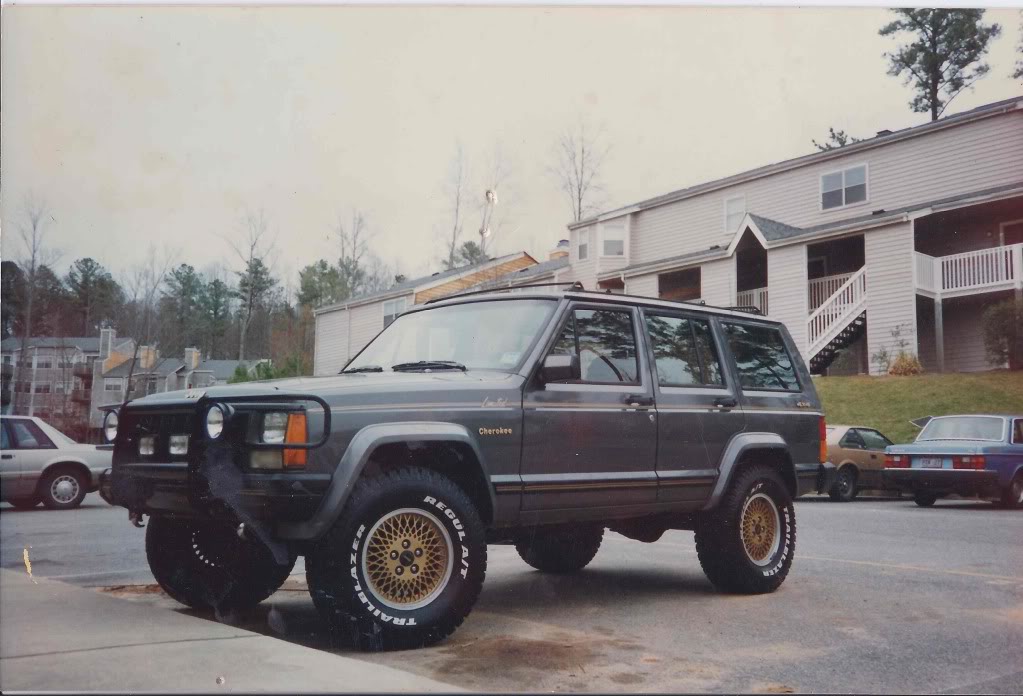 ai594.photobucket.com_albums_tt28_jthomason_My_20cars_GrayCherokee.jpg