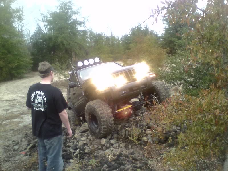 ai643.photobucket.com_albums_uu160_JeepinJarhead03_ohvkj_20james_20at_20the_20rockpile_SSPX0148.jpg