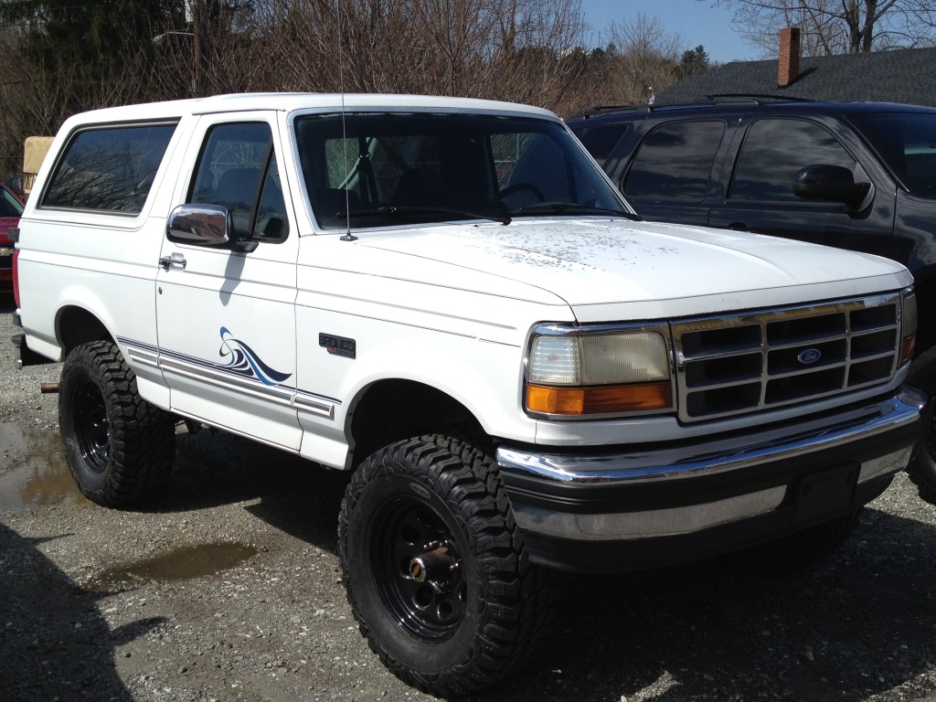 ai658.photobucket.com_albums_uu305_TrailWhale_93_20Ford_20Bronco_IMG_0019.jpg