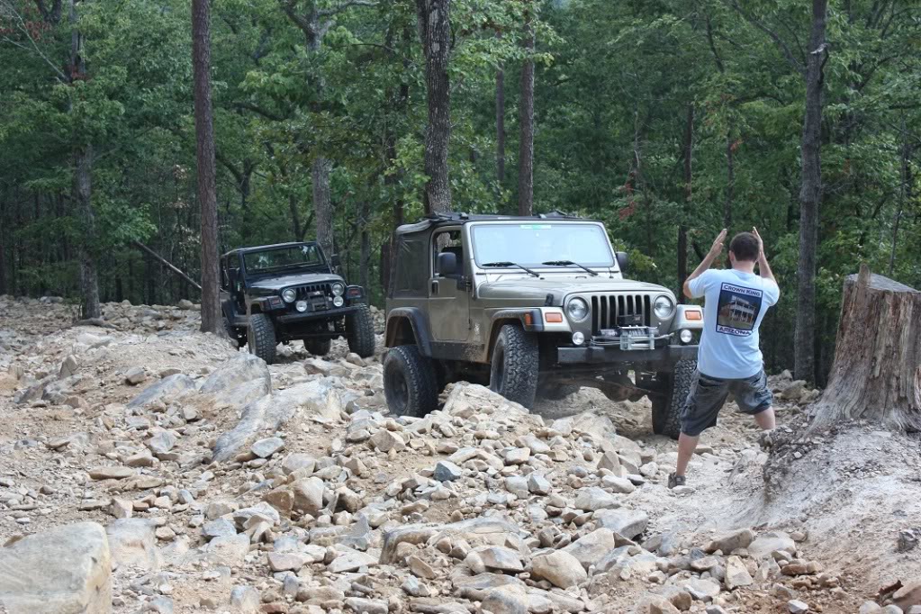 ai661.photobucket.com_albums_uu335_thjones3_Uwharrie_20sept_20third_IMG_2520small.jpg