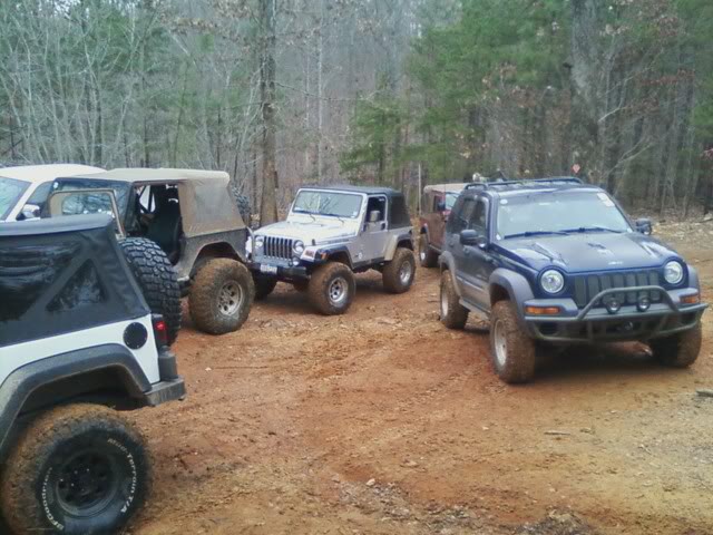 ai661.photobucket.com_albums_uu335_thjones3_Uwharrie_20workday_2012_18_10_group.jpg