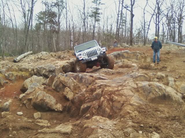 ai661.photobucket.com_albums_uu335_thjones3_Uwharrie_20workday_2012_18_10_rockgarden.jpg